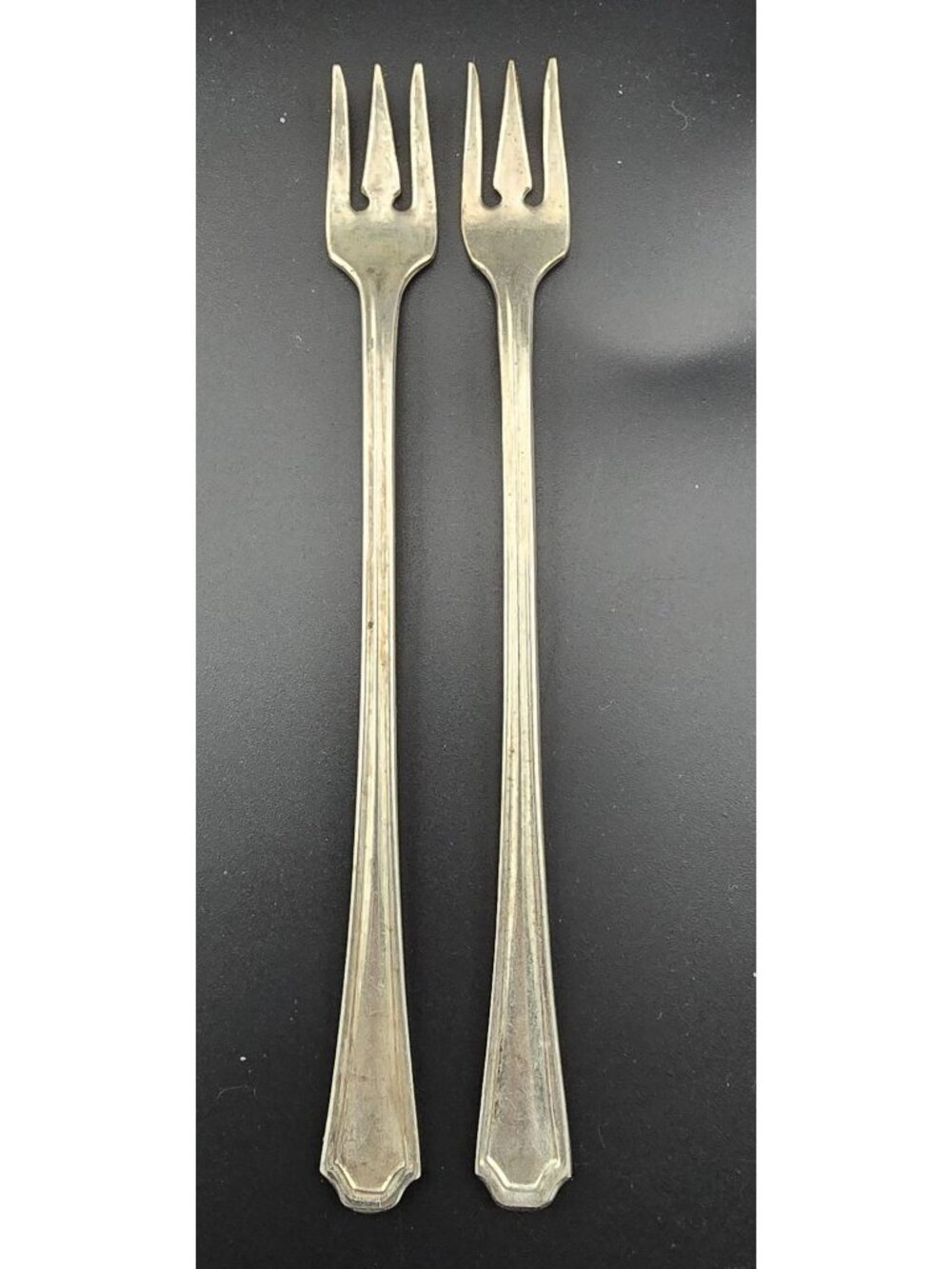 Vintage Set Of 2 Oneida Silversmiths Seafood Forks Silver Plated 6"